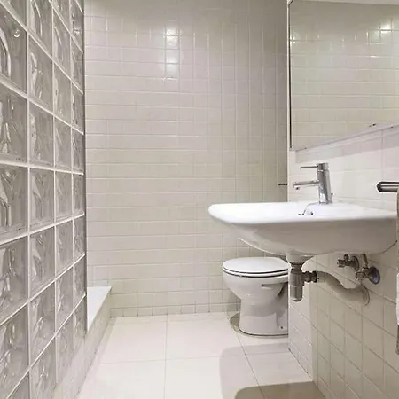 Apartmán 4-bedroom In Eixample 105 *